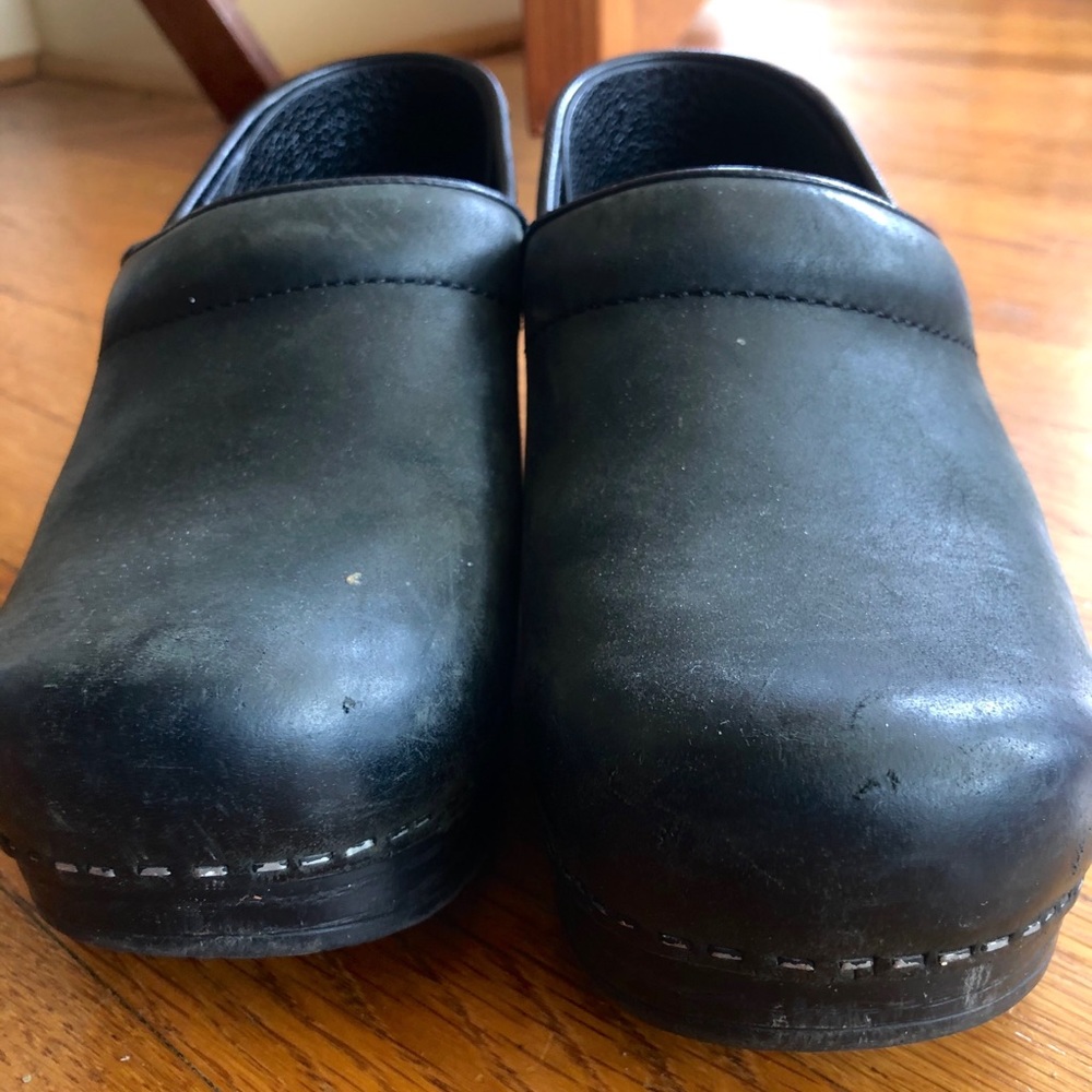 LAST CHANCE: Black Dansko Clogs - Picture 6 of 6